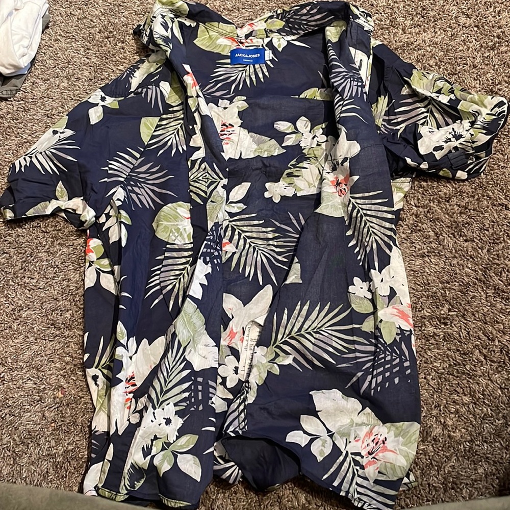 Jack and Jones originals - fun Hulu party shirt